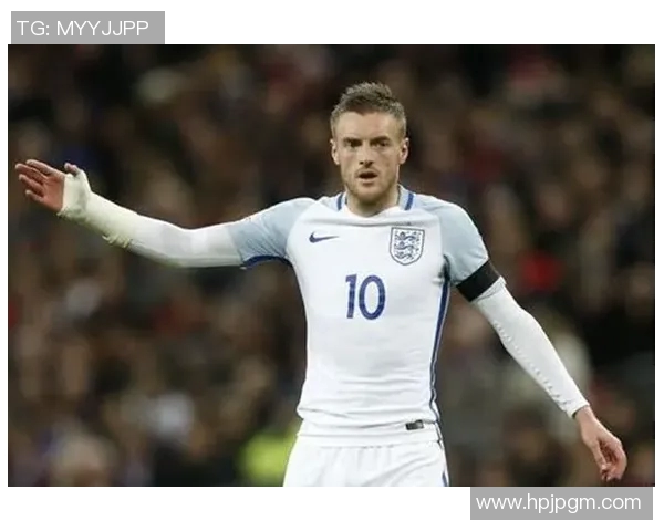 迈克如何从普通少年成长为足球明星的励志故事